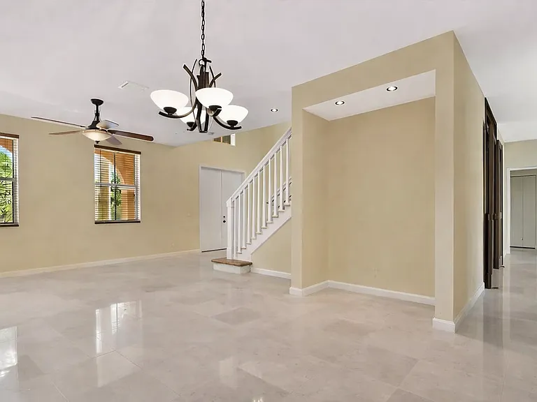 1319 Croton Ct — Photo 4