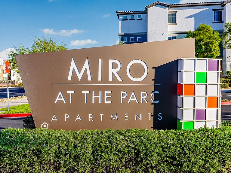 Miro at the Parc — Photo 10