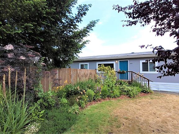 3rd image of 8407 192nd Street Ct E