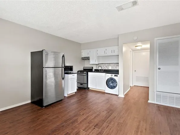 2401 Manor Rd APT 216, Austin, TX 78722