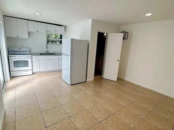 4027 Pot O Gold St Unit 2, West Palm Beach, FL 33406