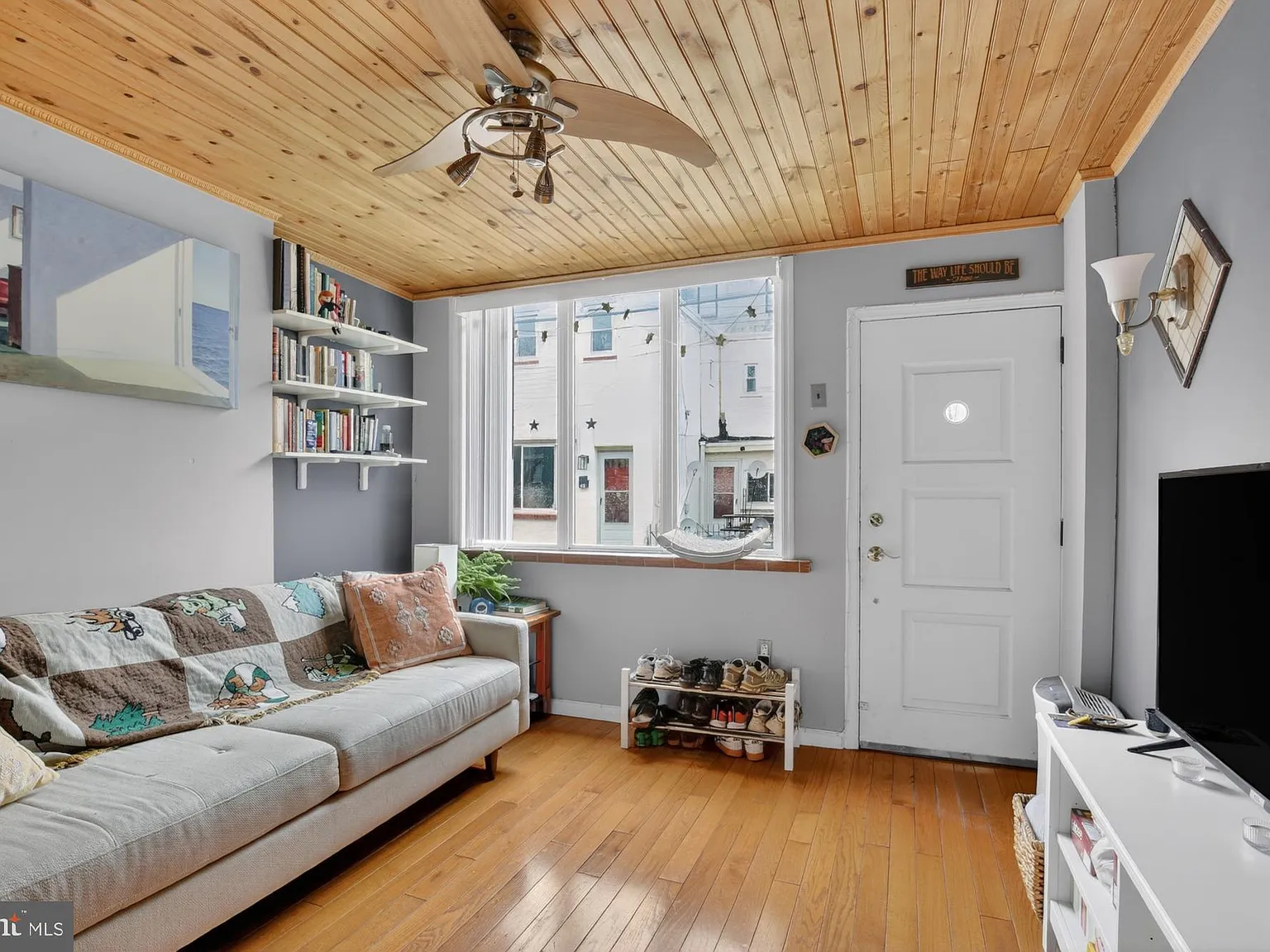 2 bed, 2.0 bath, 820 sqft, $1,950 — Photo 3