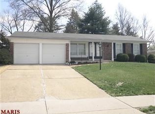 1471 El Camino Dr, Florissant, MO 63031