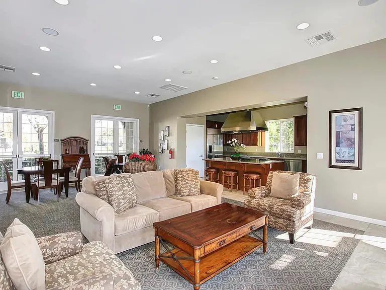 95 Talmont Cir — Photo 31
