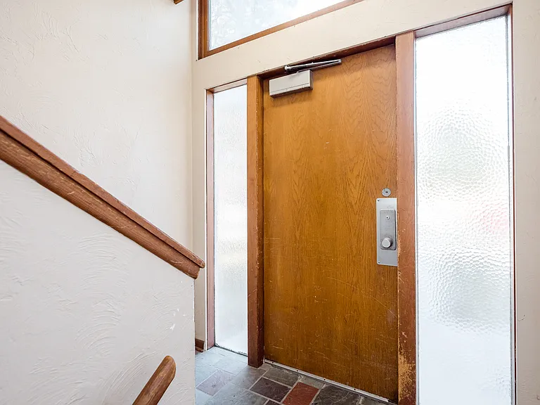 1227 D St #6 — Photo 22