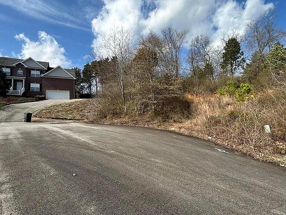 2nd image of 384 Glencroft Ln