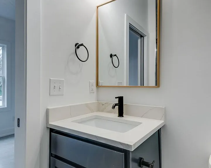 862 W Sharpe Ave #1 — Photo 6