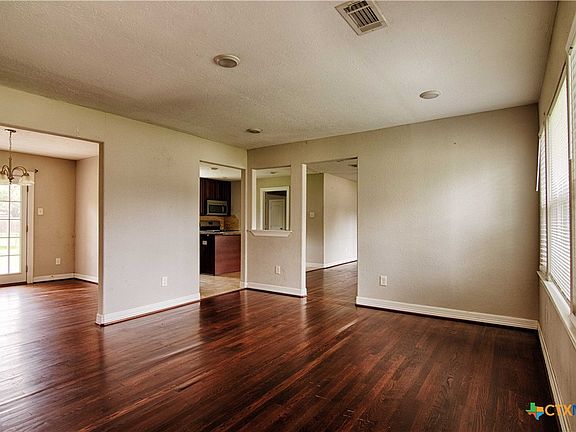 5th image of 125 Burford St