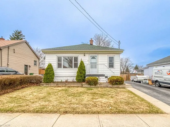 22 David Ave, Hamilton, ON L9A 3V1