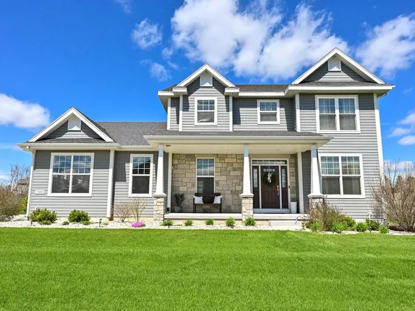 7850 W Mourning Dove LANE, Mequon, WI 53097
