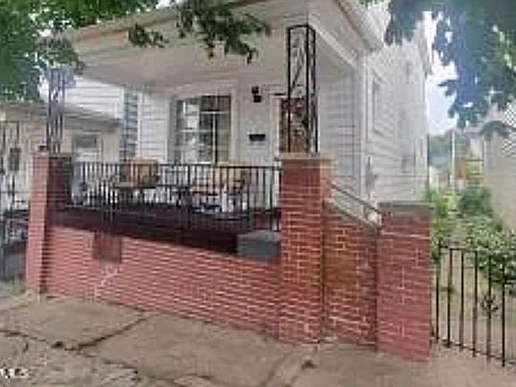 4th image of 43 S Spruce St