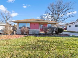 6674 N 91st St, Milwaukee, WI 53224