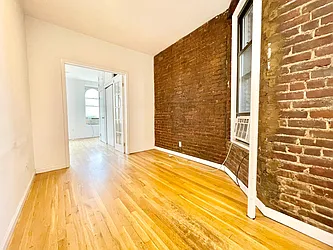 Rented by HOLTON REAL ESTATE INC.