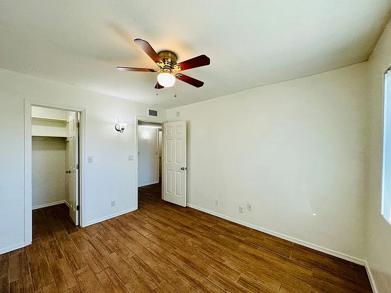 1 and 2 Bedrooms Great Location with Community Pool and Onsite Laundry! 1/2 of Mile from U of A — Photo 91