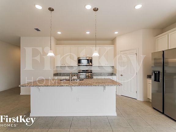 5th image of 597 Crown Rose Dr
