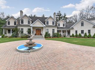 16 Pleasant St, Dover, MA 02030