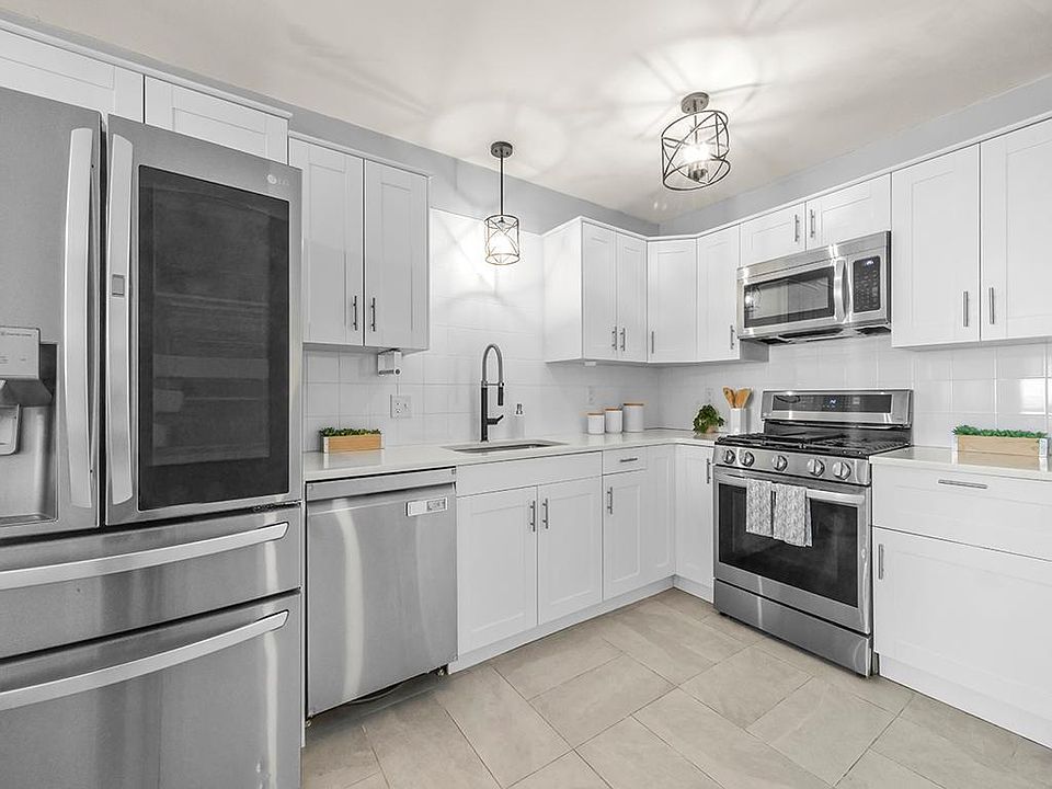 6140 Golden Valley Rd, Golden Valley, MN 55422 | MLS