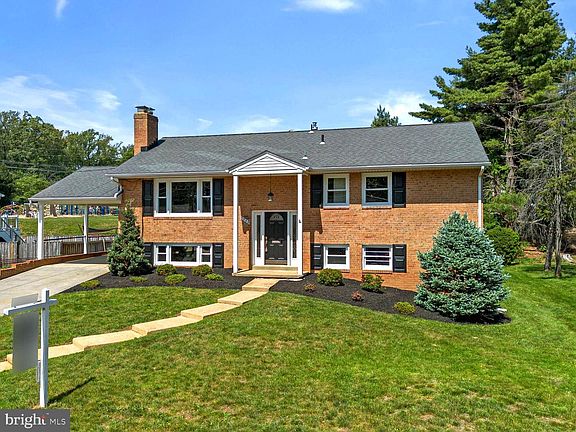 2nd image of 7530 Fairwood Ln