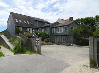 688 Parker Dr, Pawleys Island, SC 29585