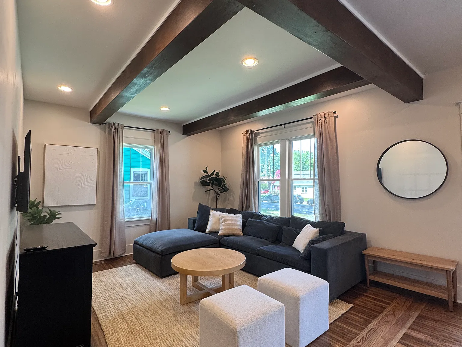 3 bed, 2.5 bath, 1716 sqft, $3,450 — Photo 3