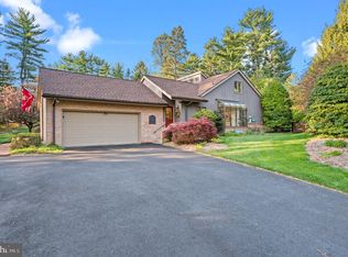 302 Sunshine Rd, Reading, PA 19601