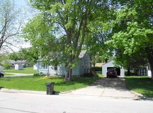 650 Maxwell St, Waterloo, IA 50701