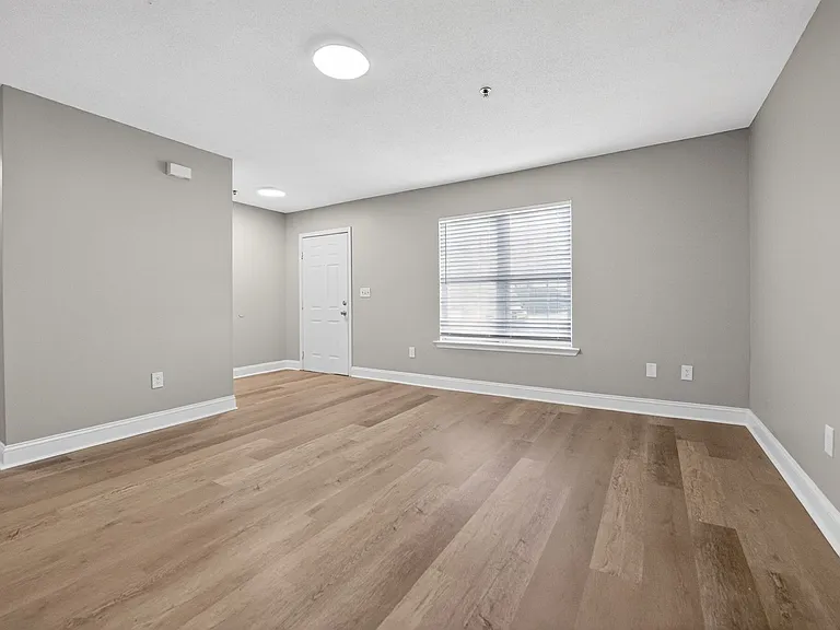 Valley Woods — Photo 18