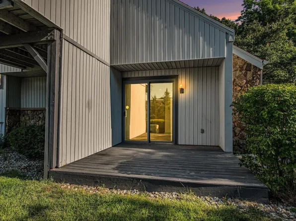 18200 Stoneridge St APT A, South Bend, IN 46637