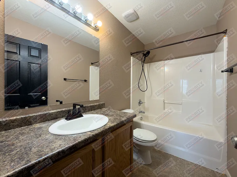 3301 Quacker Ave — Photo 21