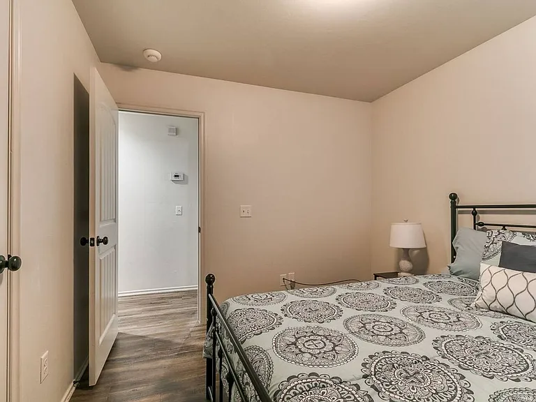 436 Chalk Hill Ct — Photo 26