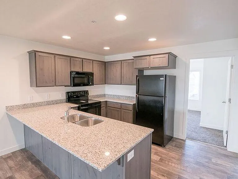 533 S 850 E — Photo 21