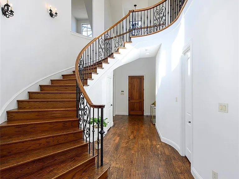 3606 S Versailles Ave — Photo 19