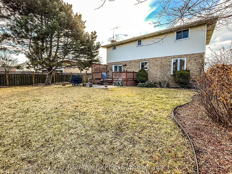 196 Shannon Pl — Photo 24