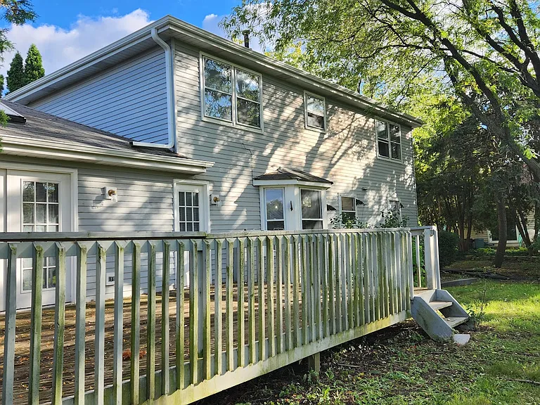 3250 Drew St — Photo 4