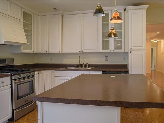 5th image of 4 Worstead Ln