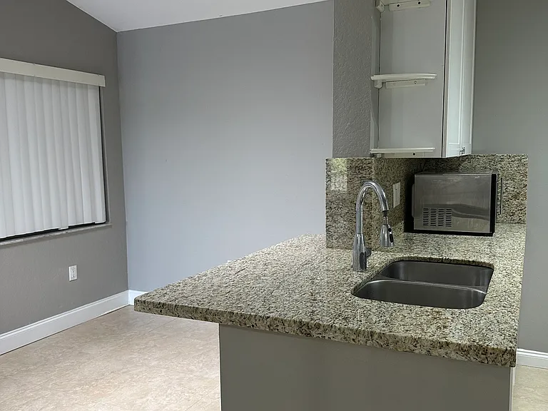 2820 N Oakland Forest Dr #307-1 — Photo 8