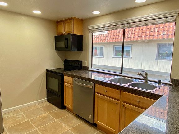 4th image of 841 Monty Cir
