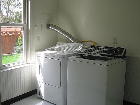 3rd image of 146 Pleasant St