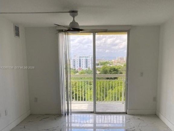4th image of 816 NW 11th St APT 902
