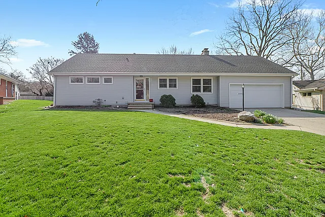 1509 Maplecrest Dr photo 1