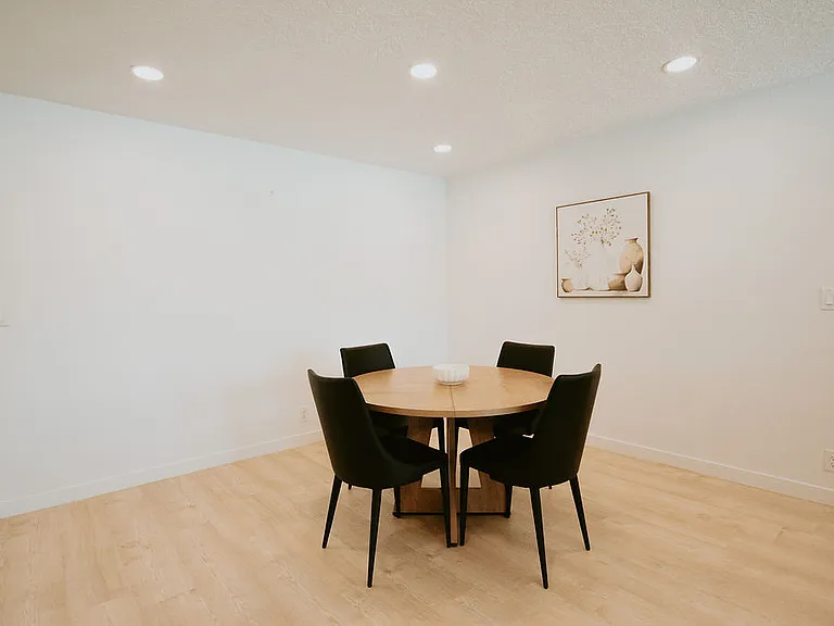 9514 Avenida Del Oso NE — Photo 6
