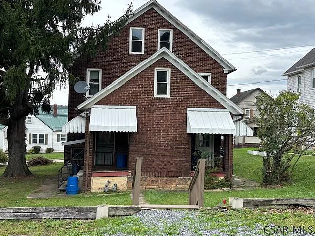 2 bed, 1.0 bath, $700 — Photo 2