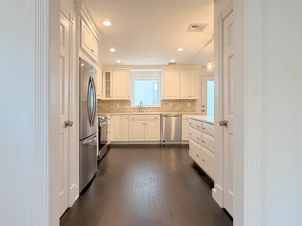 617 Warren St Floor 2, Harrison, NJ 07029