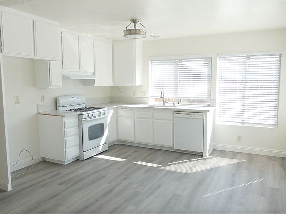 3rd image of 10202 Trails End Cir