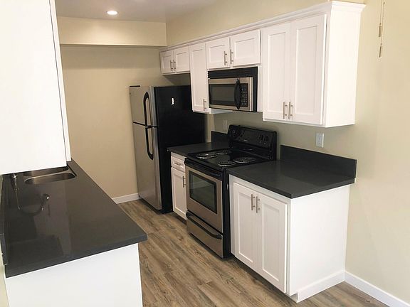 4th image of 330 N Crescent Dr APT 105
