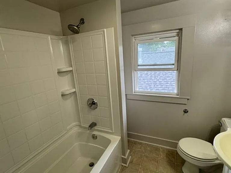 1031 Shore Dr — Photo 8