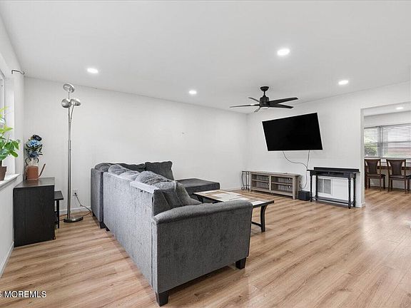 4th image of 190 Lido Court