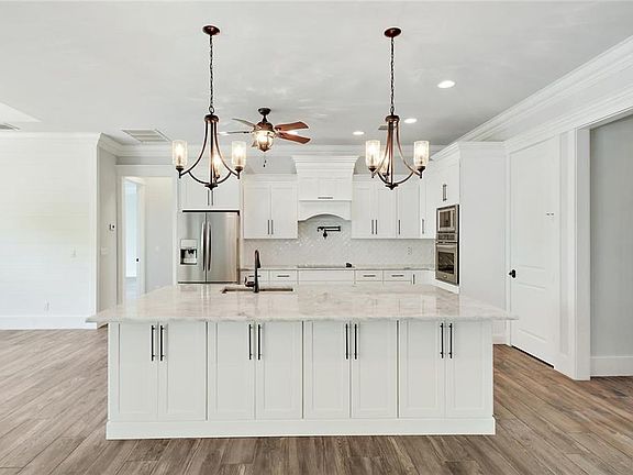 5th image of 17 Lantana Ln