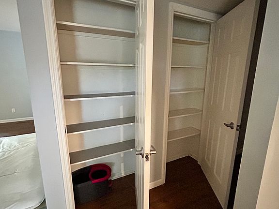 4th image of 410 W Broadway #410