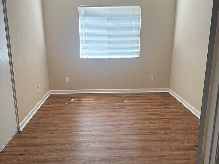 3143 Mariposa Ave — Photo 12